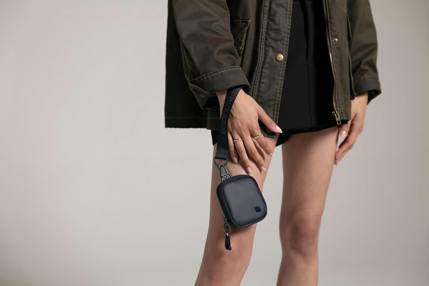 INCASE A.R.C. Compact Pouch with ReSpun 100% Recycled Polyester - Black bag INCASE