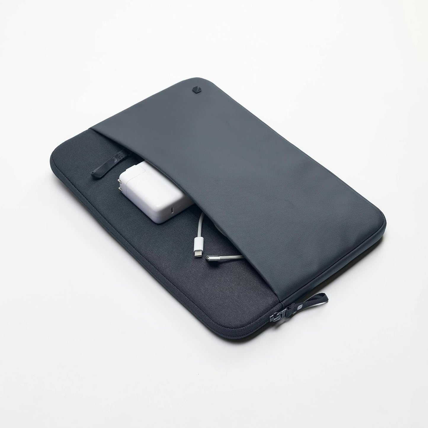 INCASE A.R.C Sleeve - Navy bag INCASE