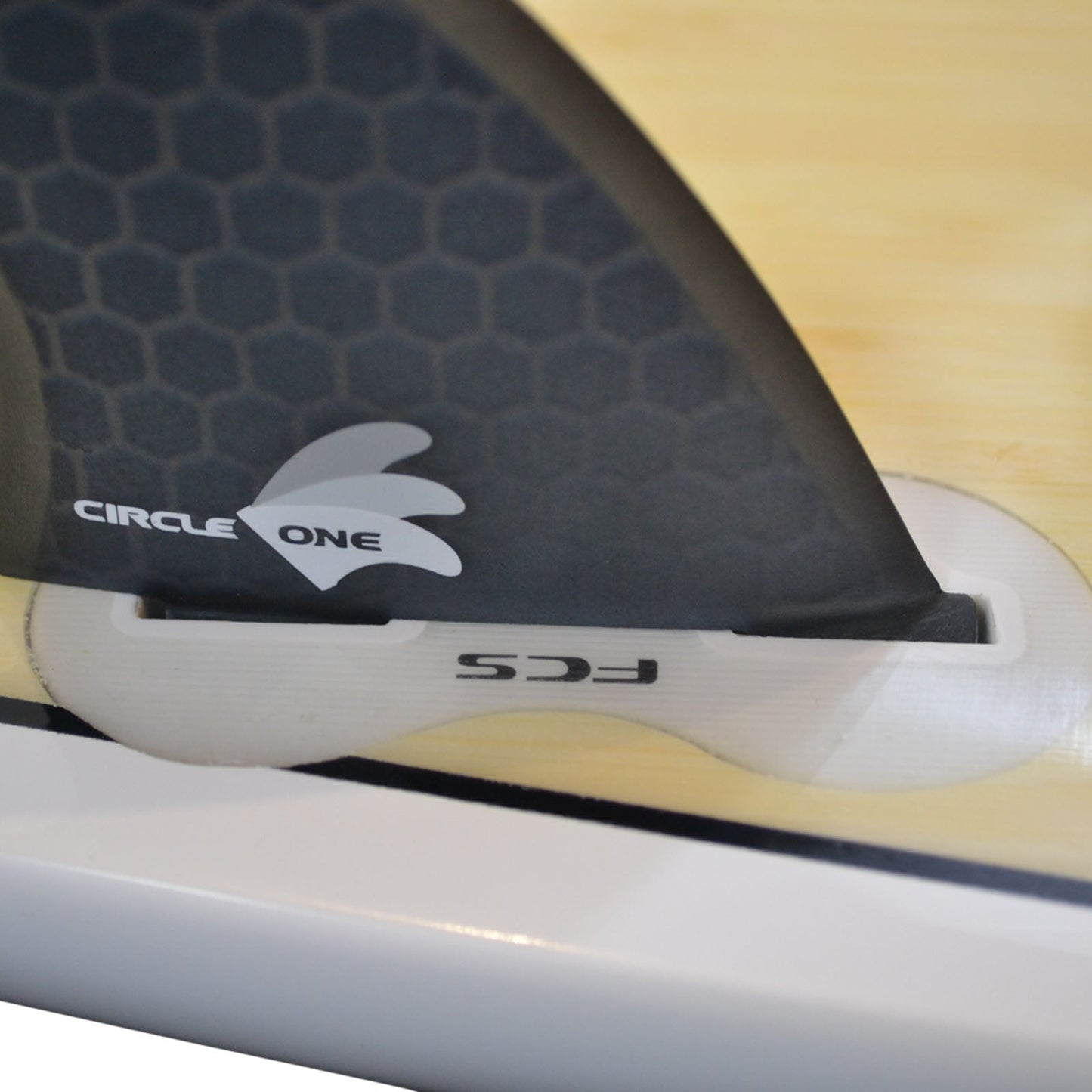 6inch Centre Fin Smokey Fibreglass + 2 Honeycomb side fins (FCS compatible) Surfboard Fins Circle One Surf