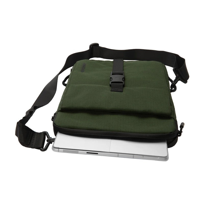 INCASE Transfer Sleeve - Highland Green bag INCASE