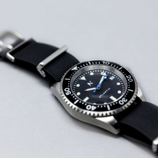 Natural Rubber NATO Watch Strap | Seal Black (20mm) Watch Strap Rotate North