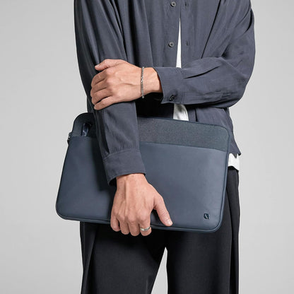 INCASE A.R.C Sleeve - Navy bag INCASE