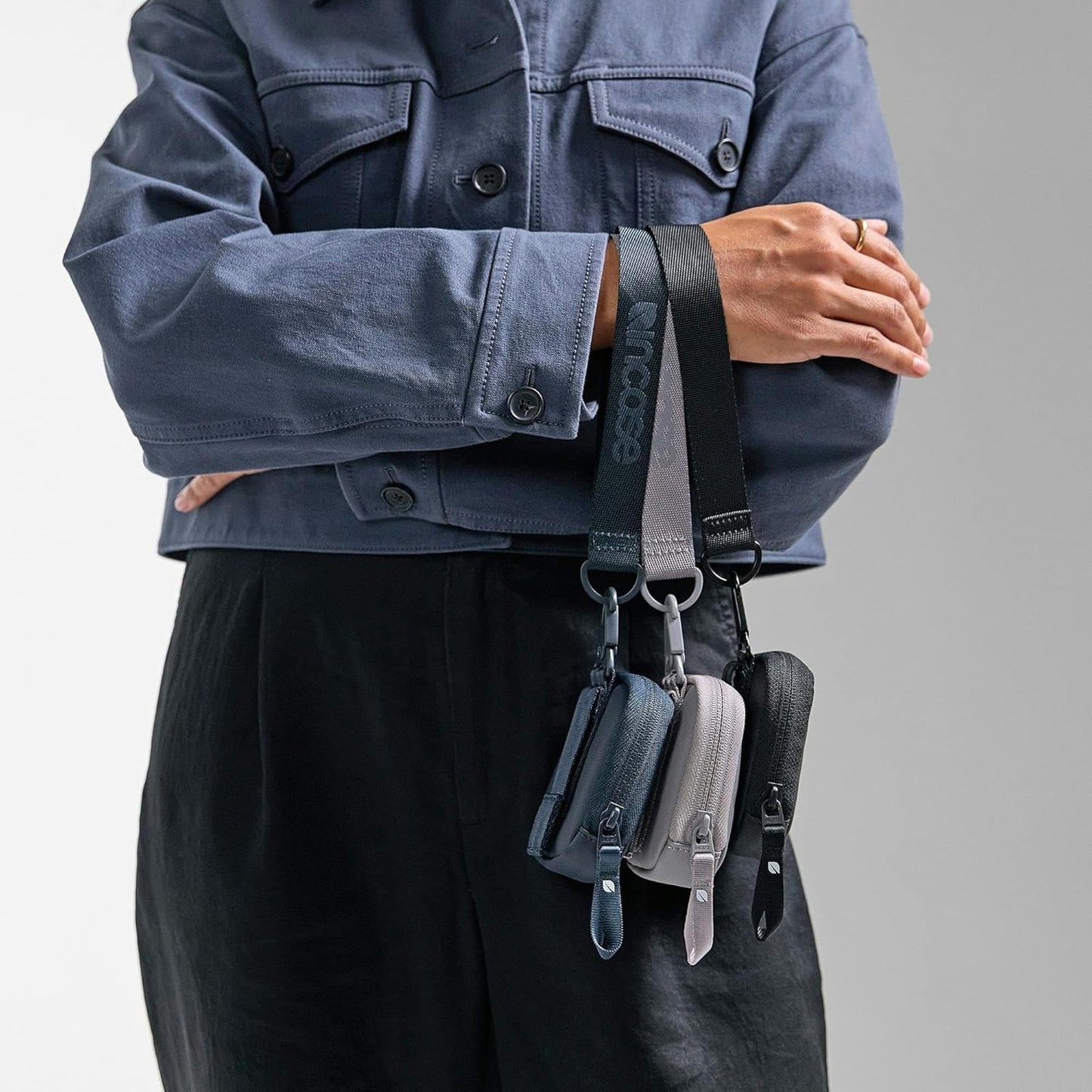 INCASE A.R.C. Compact Pouch with ReSpun 100% Recycled Polyester - Black bag INCASE