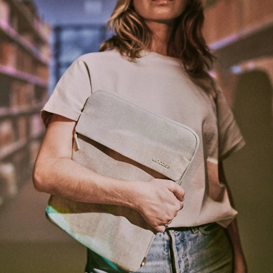 INCASE Crosstown Sleeve with Woolenex for 14-inch Laptop - Limestone bag INCASE