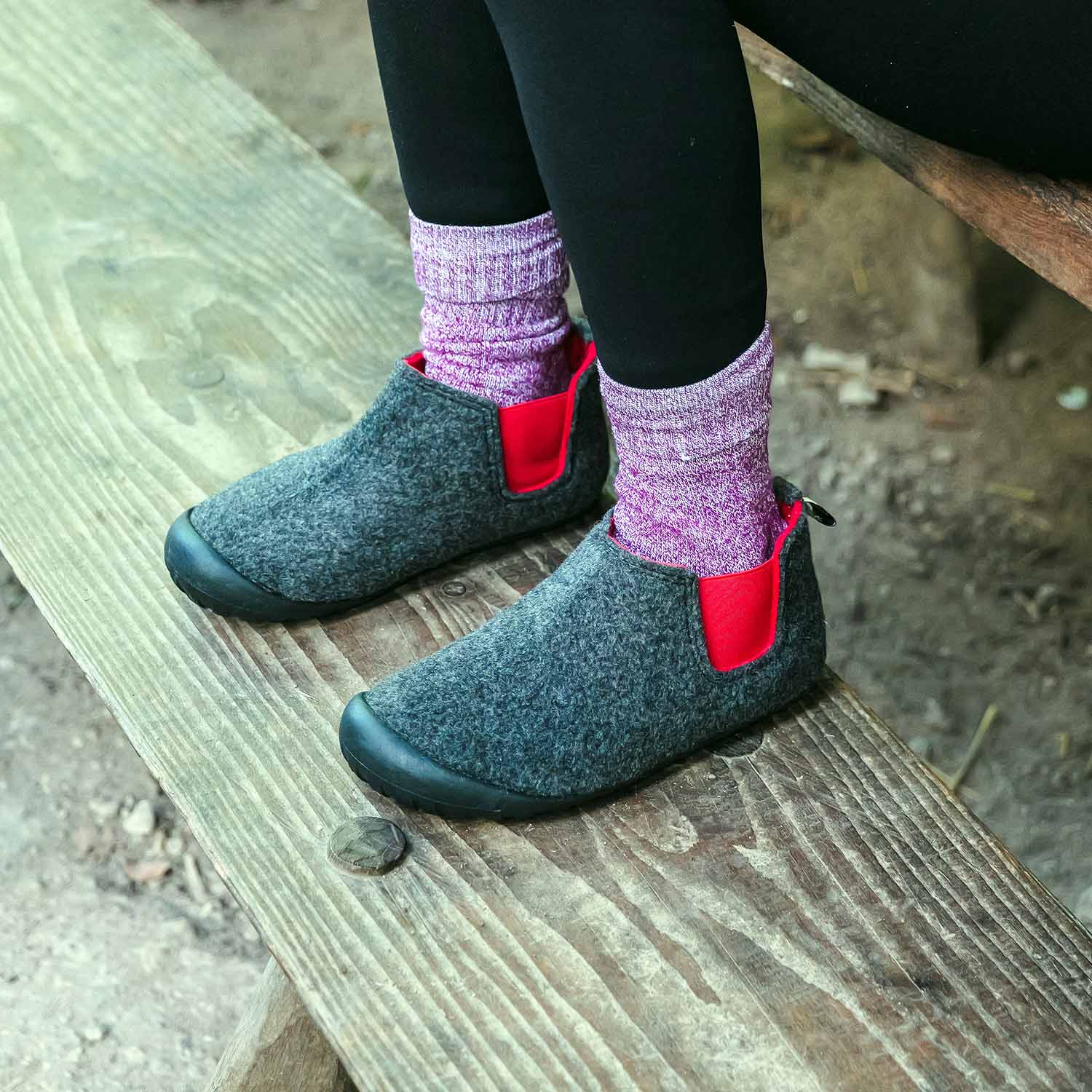 Brumby - Women's - Charcoal & Red Brumby Slippers Gumbies