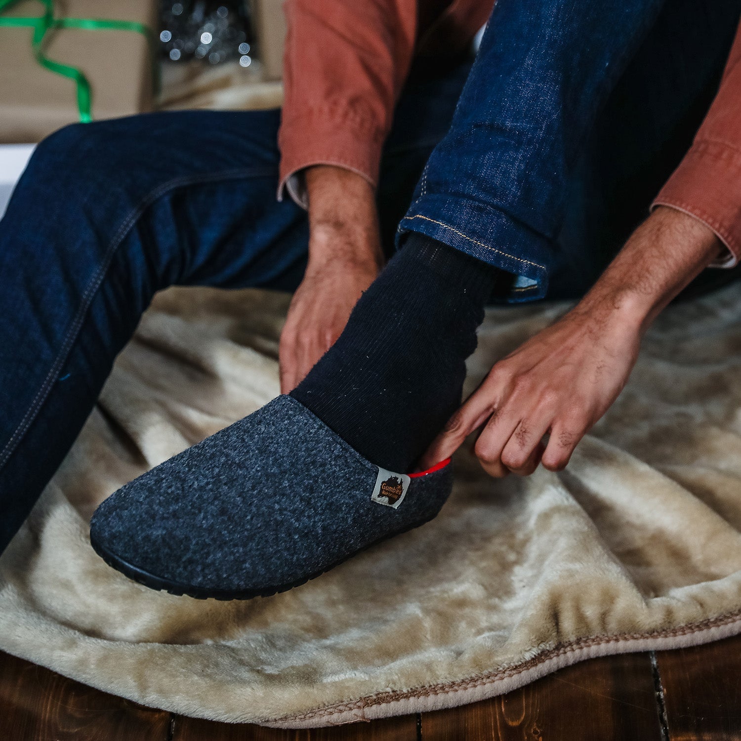 Outback - Men's - Charcoal & Red Outback Slippers Gumbies