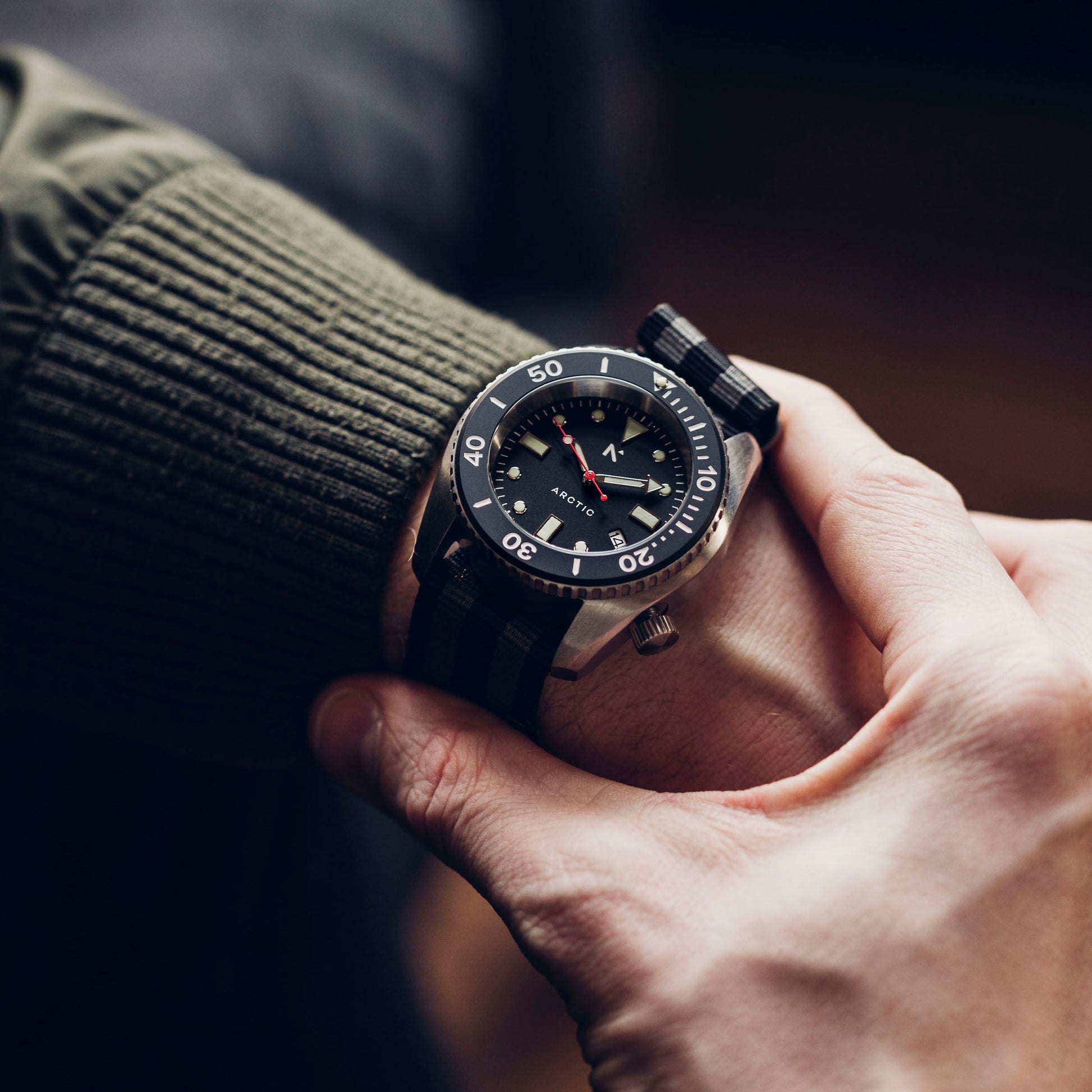 'Arctic' 500m Dive Watch (43mm) | Classic NATO Watches Rotate North
