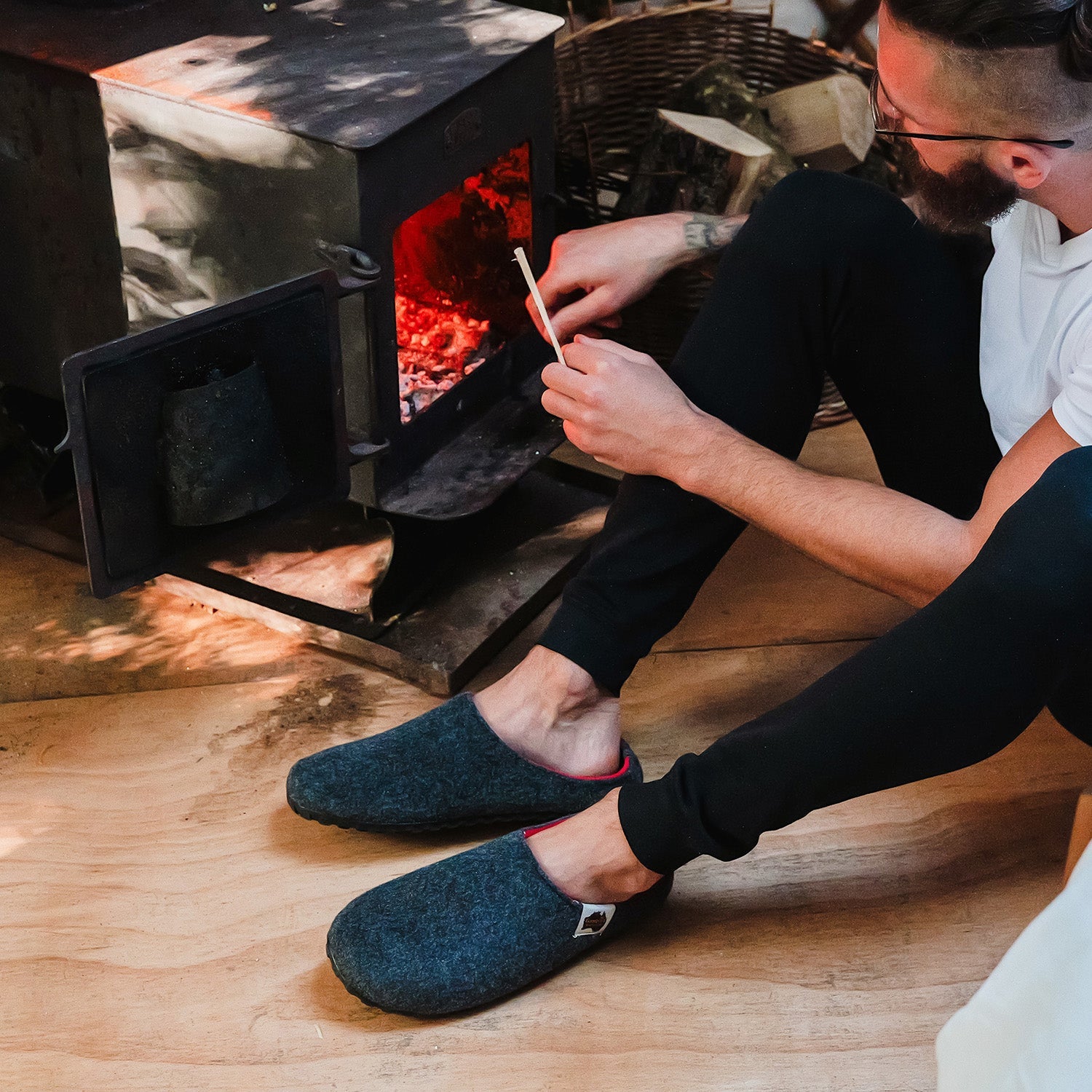 Outback - Men's - Charcoal & Red Outback Slippers Gumbies