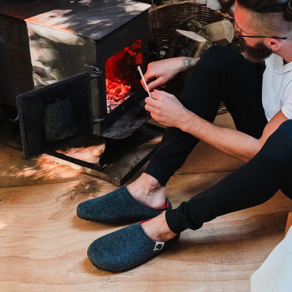 Outback - Men's - Charcoal & Red Outback Slippers Gumbies