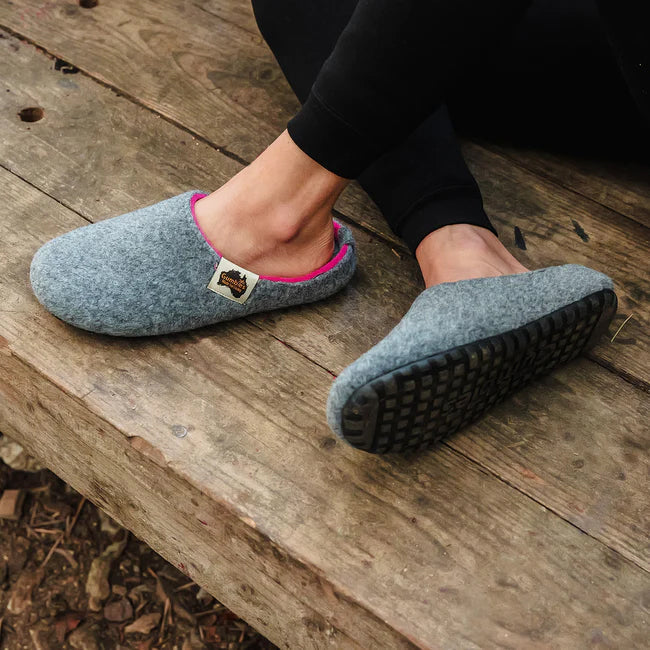 Outback - Women's - Grey & Pink Outback Slippers Gumbies