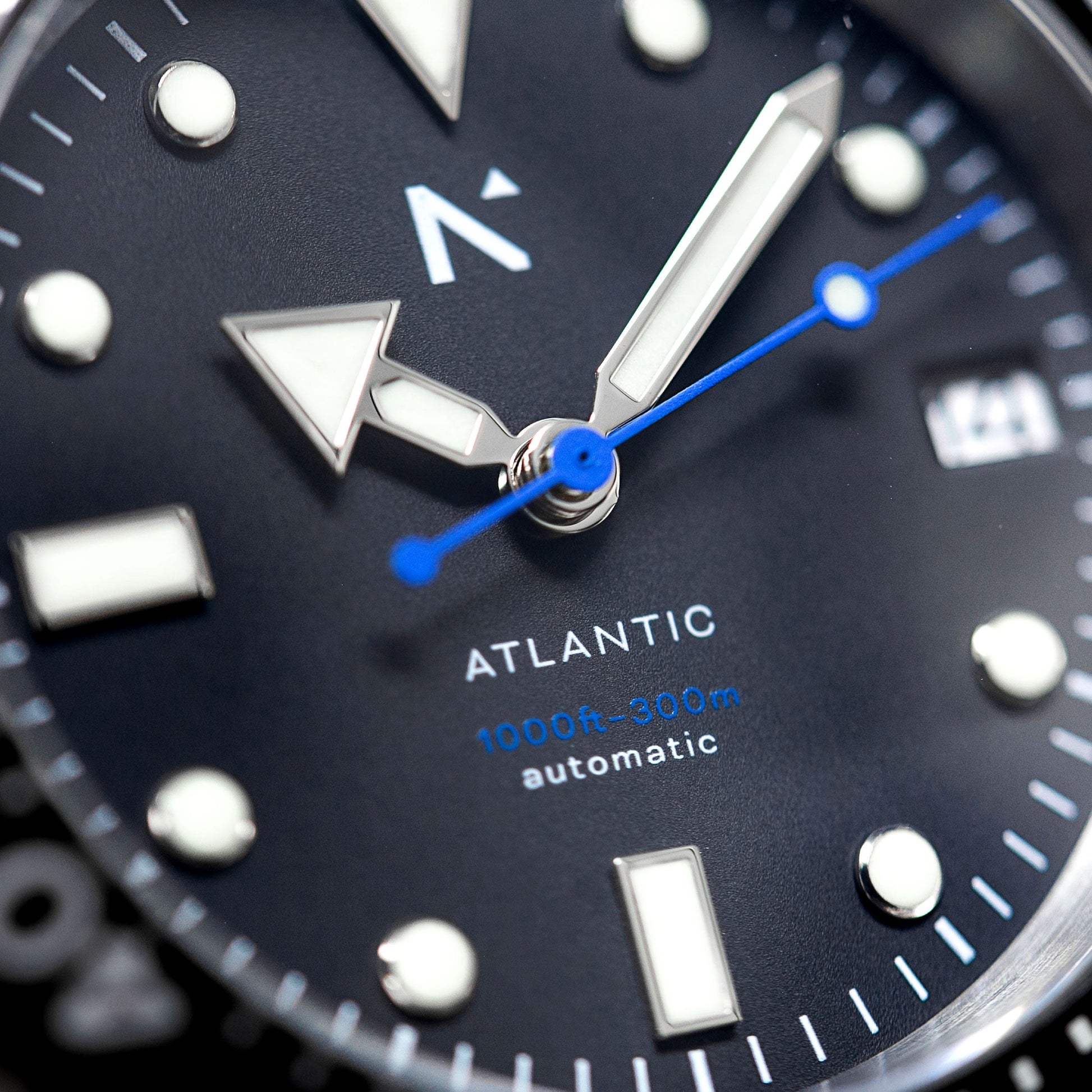 'Atlantic' Dive Watch (40mm) | Flare Orange NATO Watches Rotate North