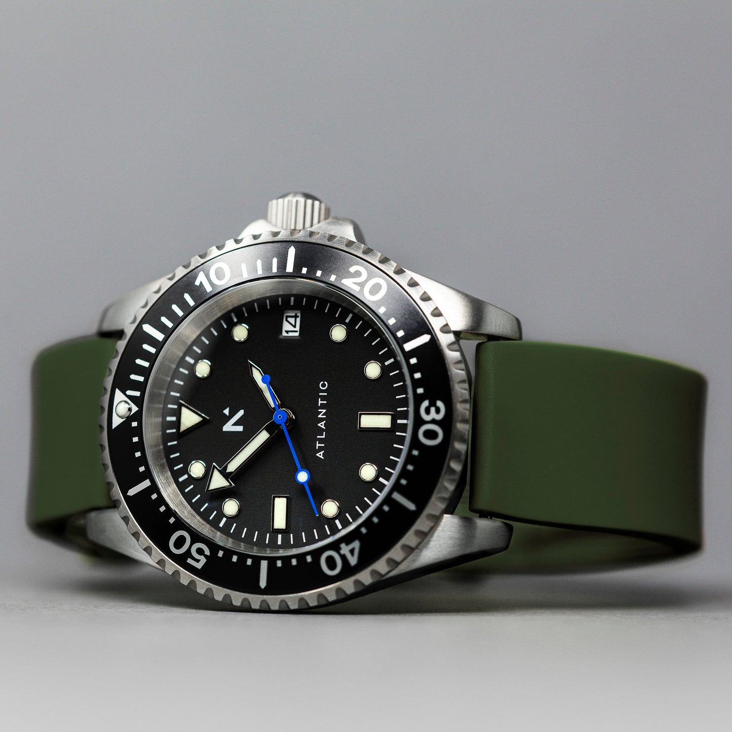 'Atlantic' Dive Watch (40mm) | Moss Green Watches Rotate North