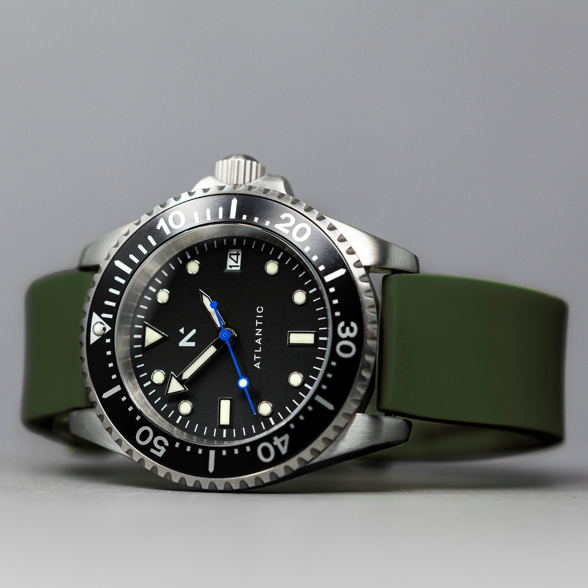 'Atlantic' Dive Watch (40mm) | Moss Green Watches Rotate North