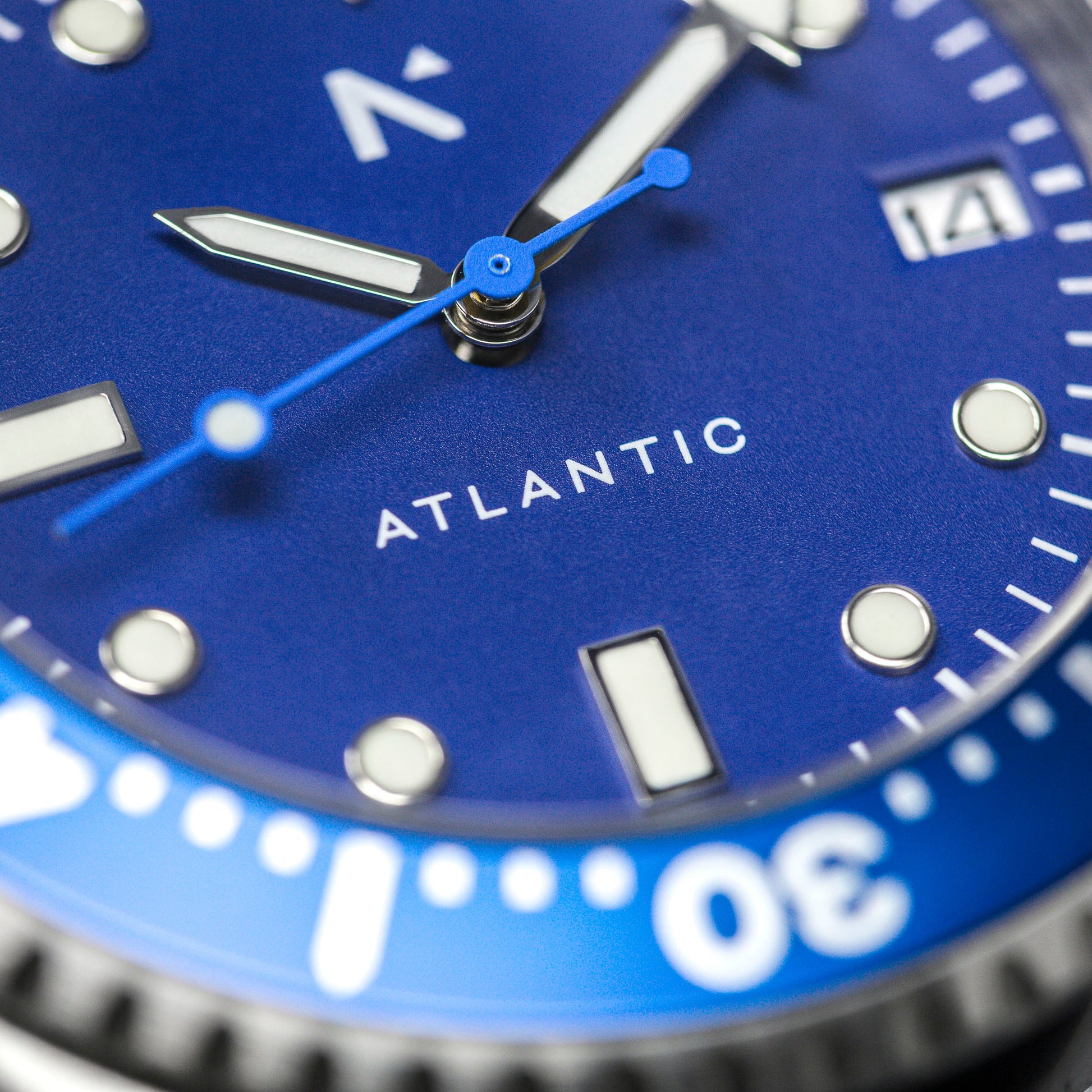 'Atlantic' Dive Watch (40mm) | Deep Night NATO Watches Rotate North