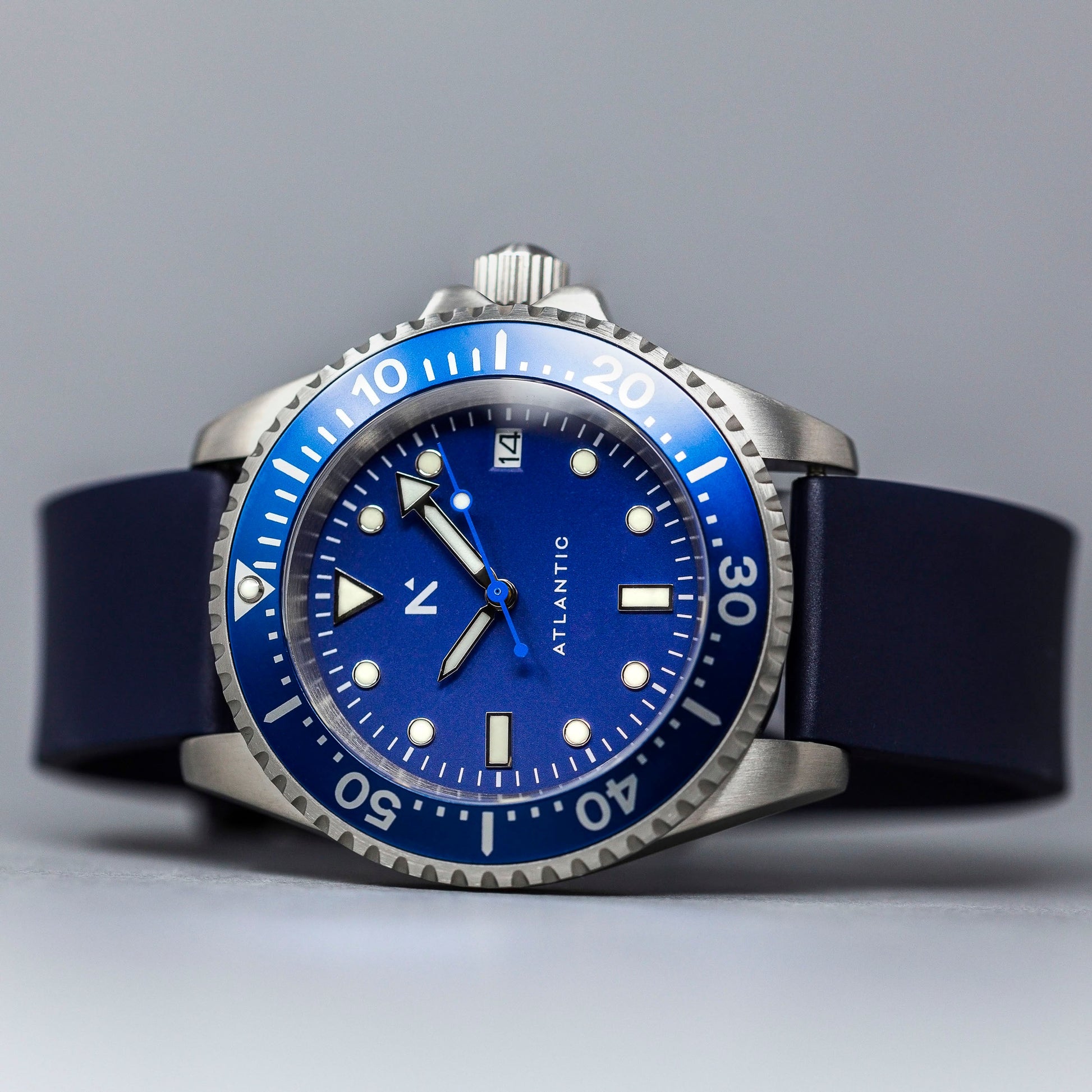 'Atlantic' Dive Watch (40mm) | Deep Night Watches Rotate North