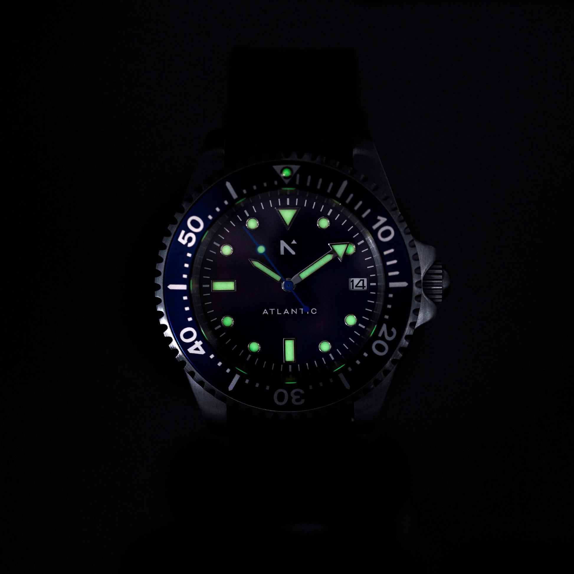 'Atlantic' Dive Watch (40mm) | Deep Night NATO Watches Rotate North