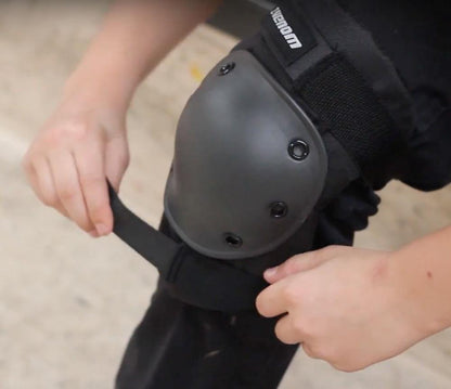 Venom Triple Knee/Elbow/Wrist Pad Set - Adult/Junior Pads Venom Skateboards