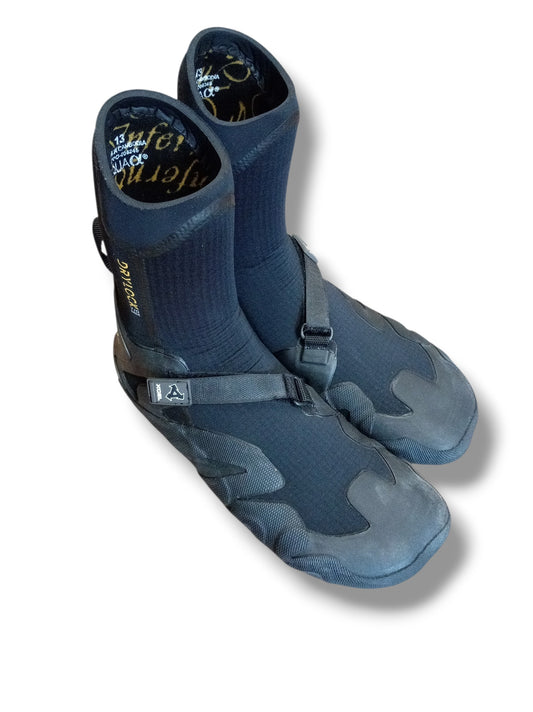 USED - Xcel 7mm Drylock Round Toe Wetsuit Boots UK Size 12 wetsuit boots Xcel