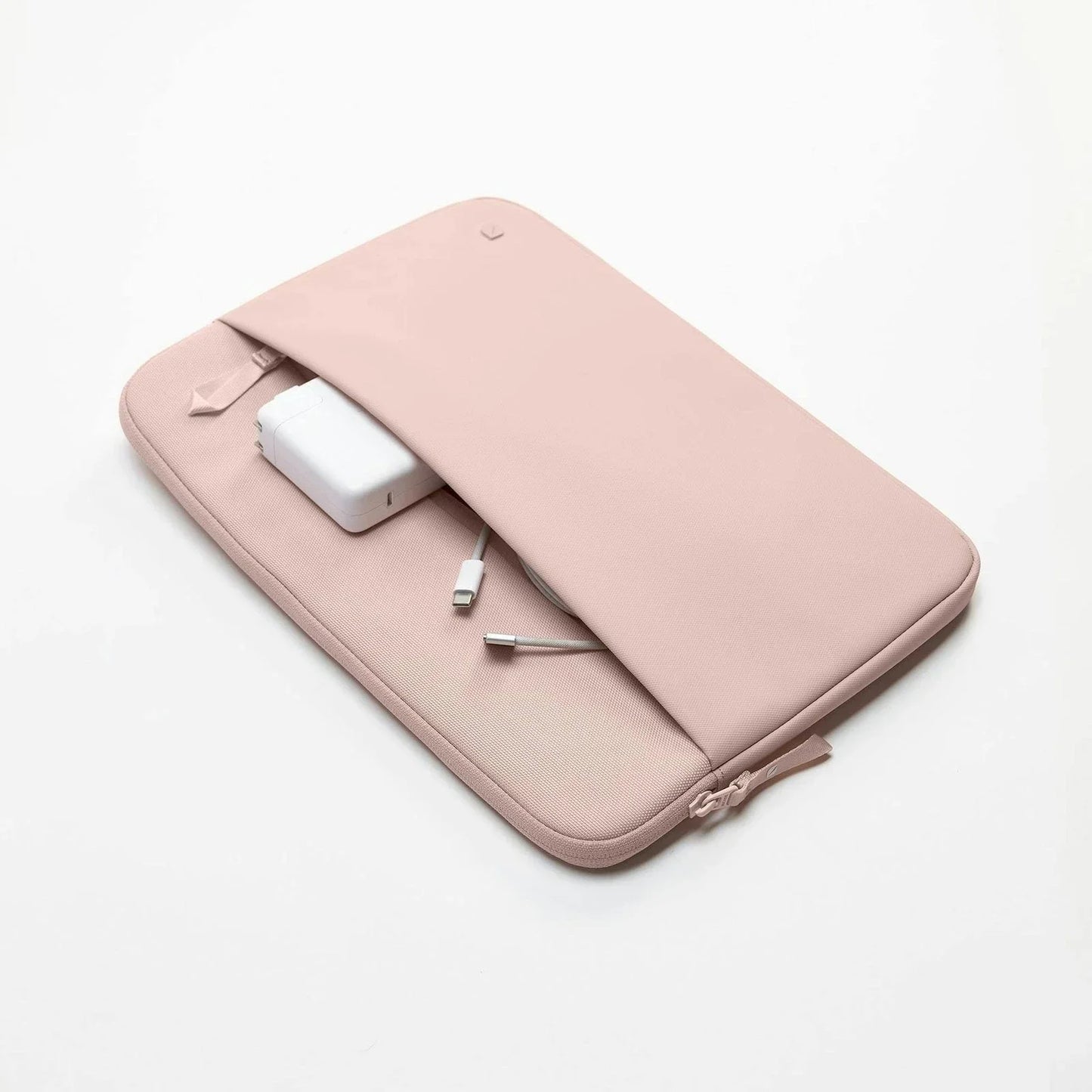 Incase A.R.C. Sleeve with ReSpun 100% Recycled Polyester bag INCASE